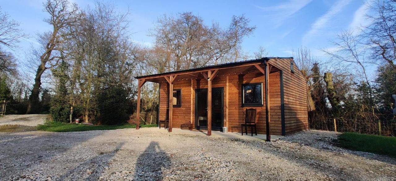 Kingfisher Cabin - Wild Escapes Wrenbury Off Grid Glamping - Ages 12 And Over Baddiley Bagian luar foto